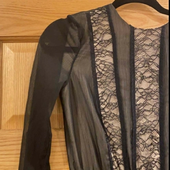 Alice+Olivia Kye Chiffon Lace-Trim Maxi Dress - Picture 6 of 16